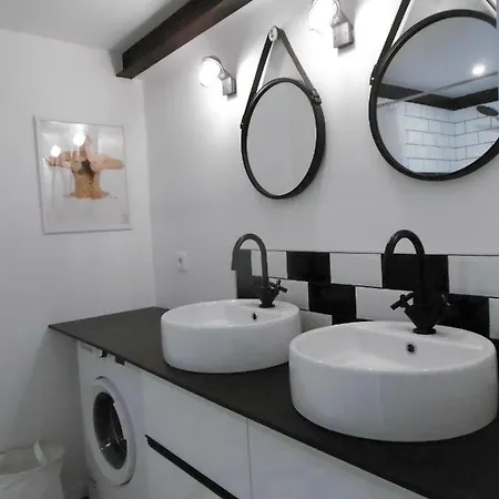 L Appentis Du Chai Roujan