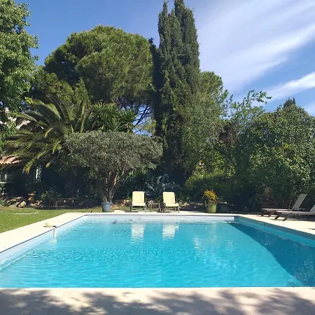 L Appentis Du Chai Roujan