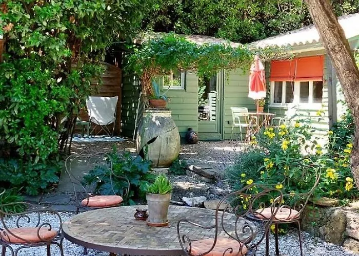 L Appentis Du Chai * Roujan